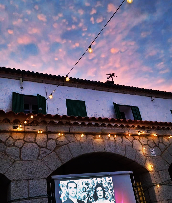 523396_158697237609028_125077263_n